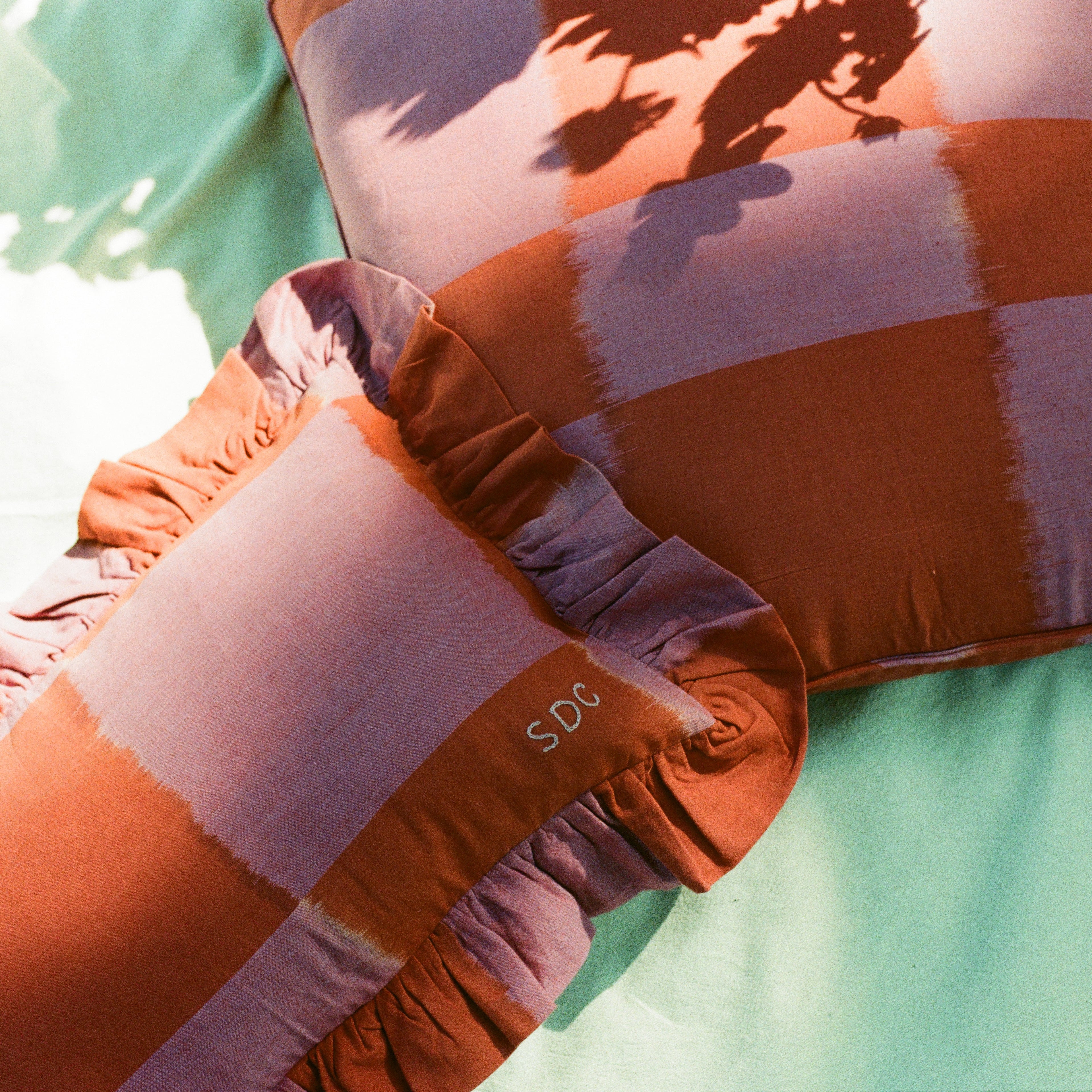 Ikat cushion cover purple / red 30 x 50 cm