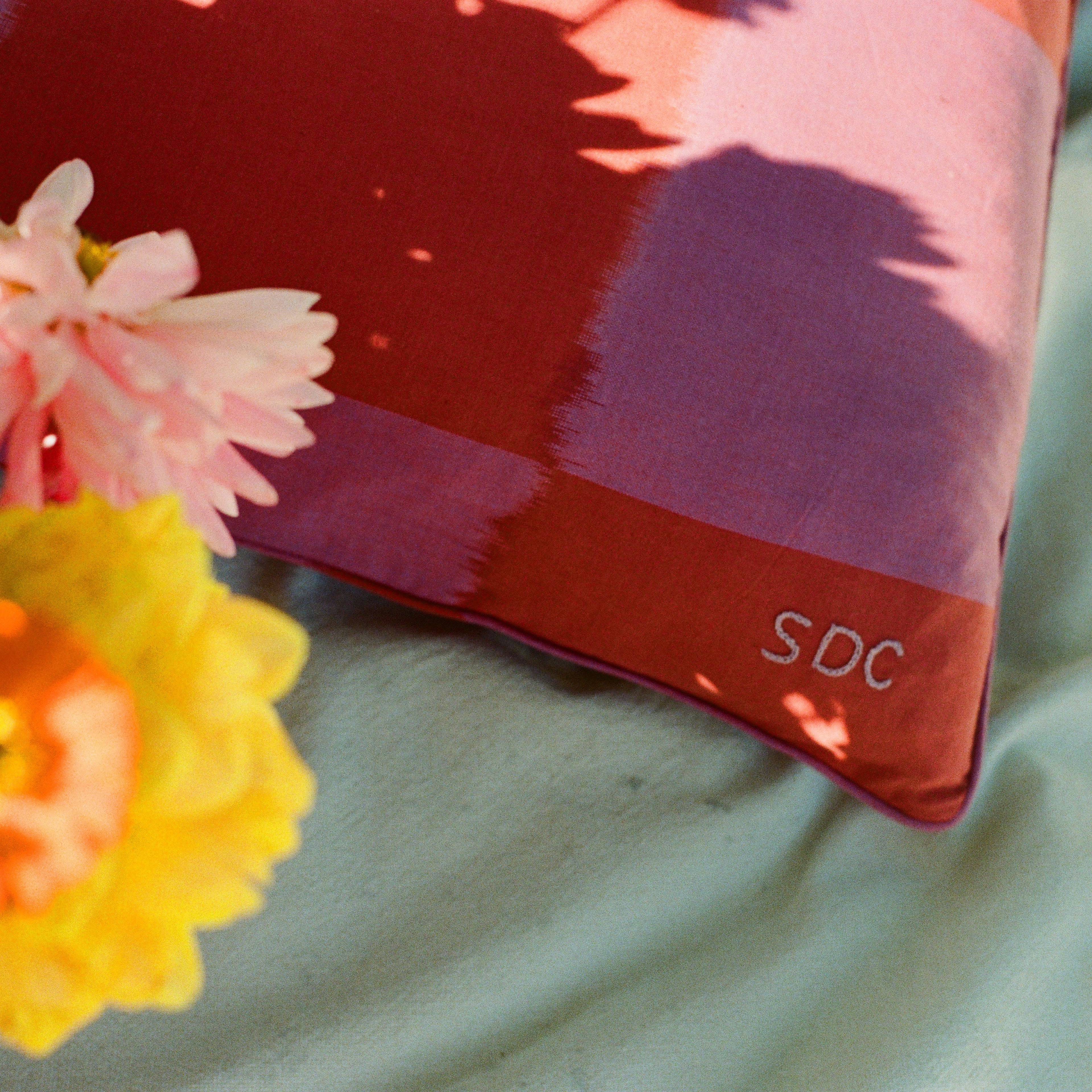 Ikat cushion cover purple red 50 x 50 cm