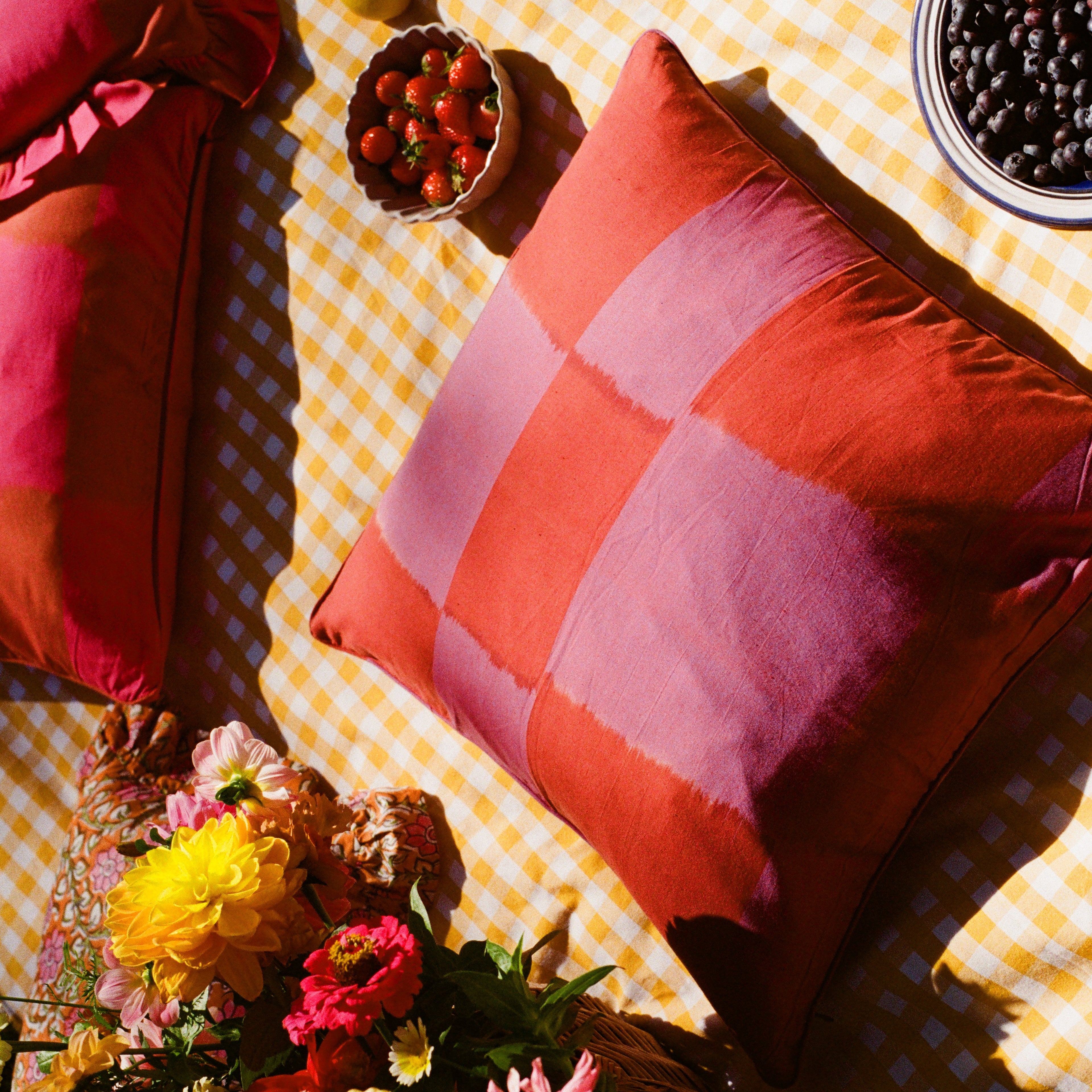 Ikat cushion cover purple red 50 x 50 cm