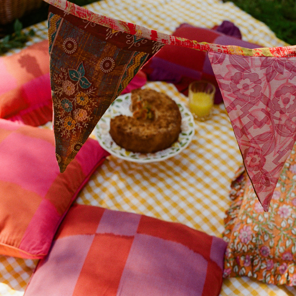 Ikat cushion cover purple red 50 x 50 cm