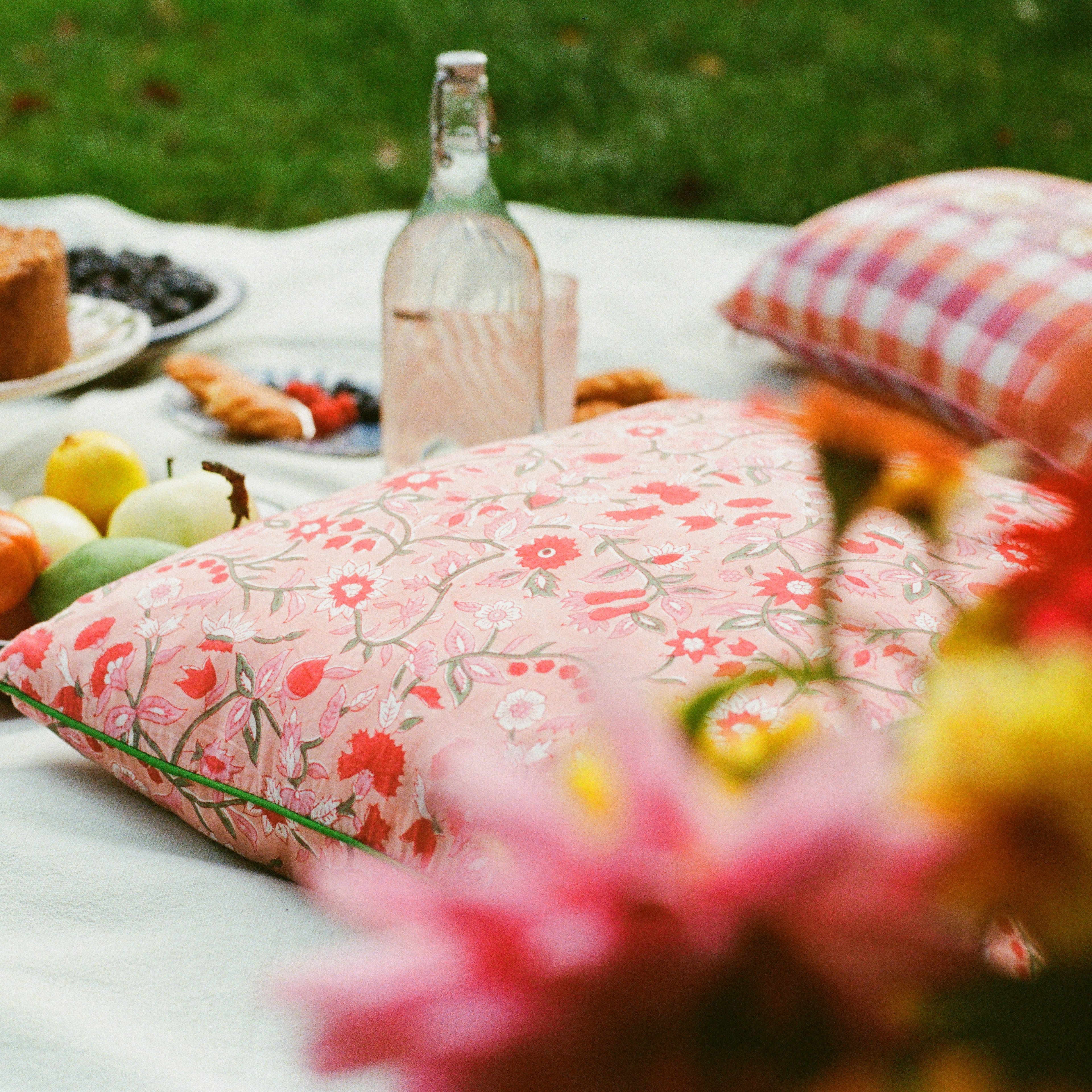 Blockprint cushion cover pink print 50 x 50 cm