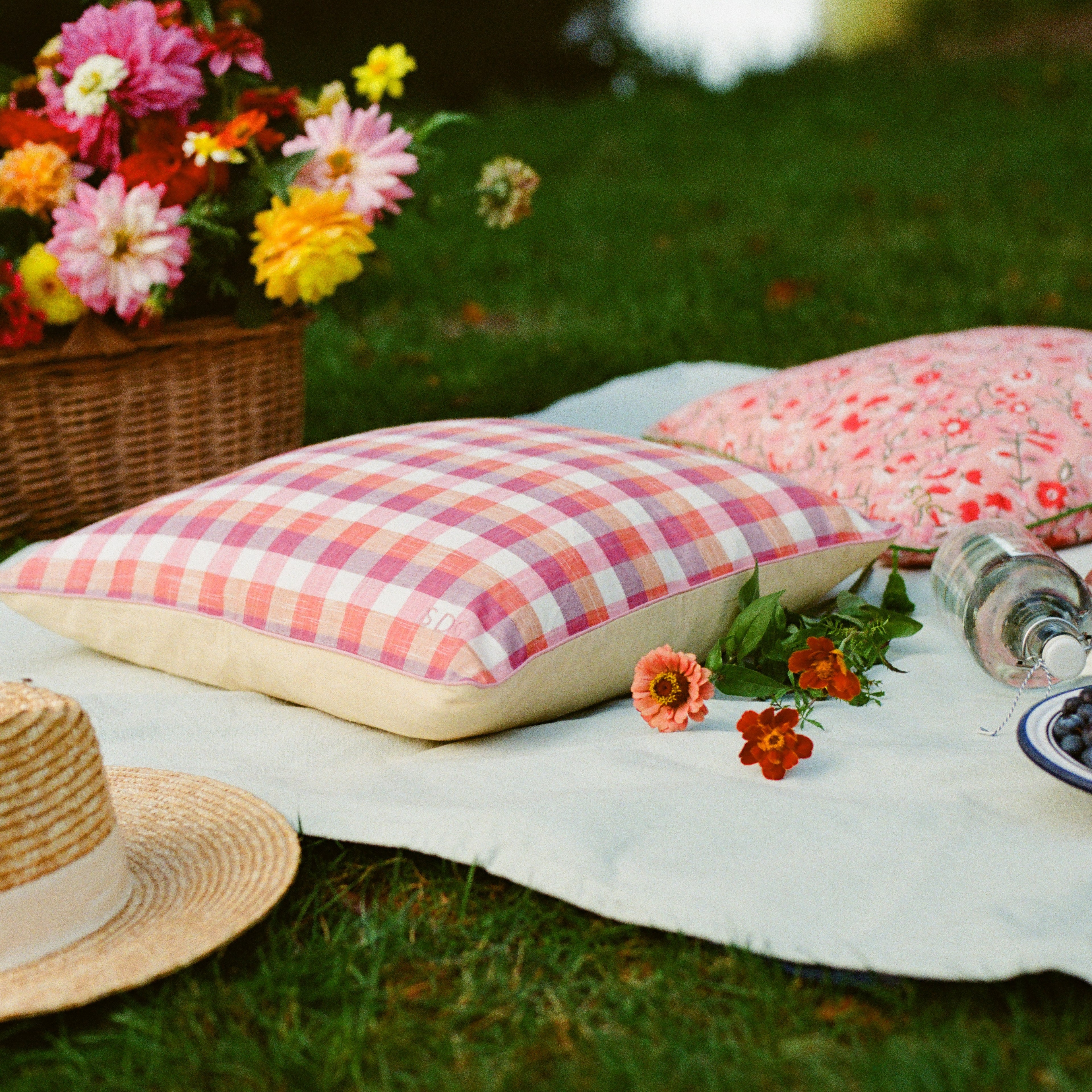 Cushion cover square with embroidery 50 x 50 cm