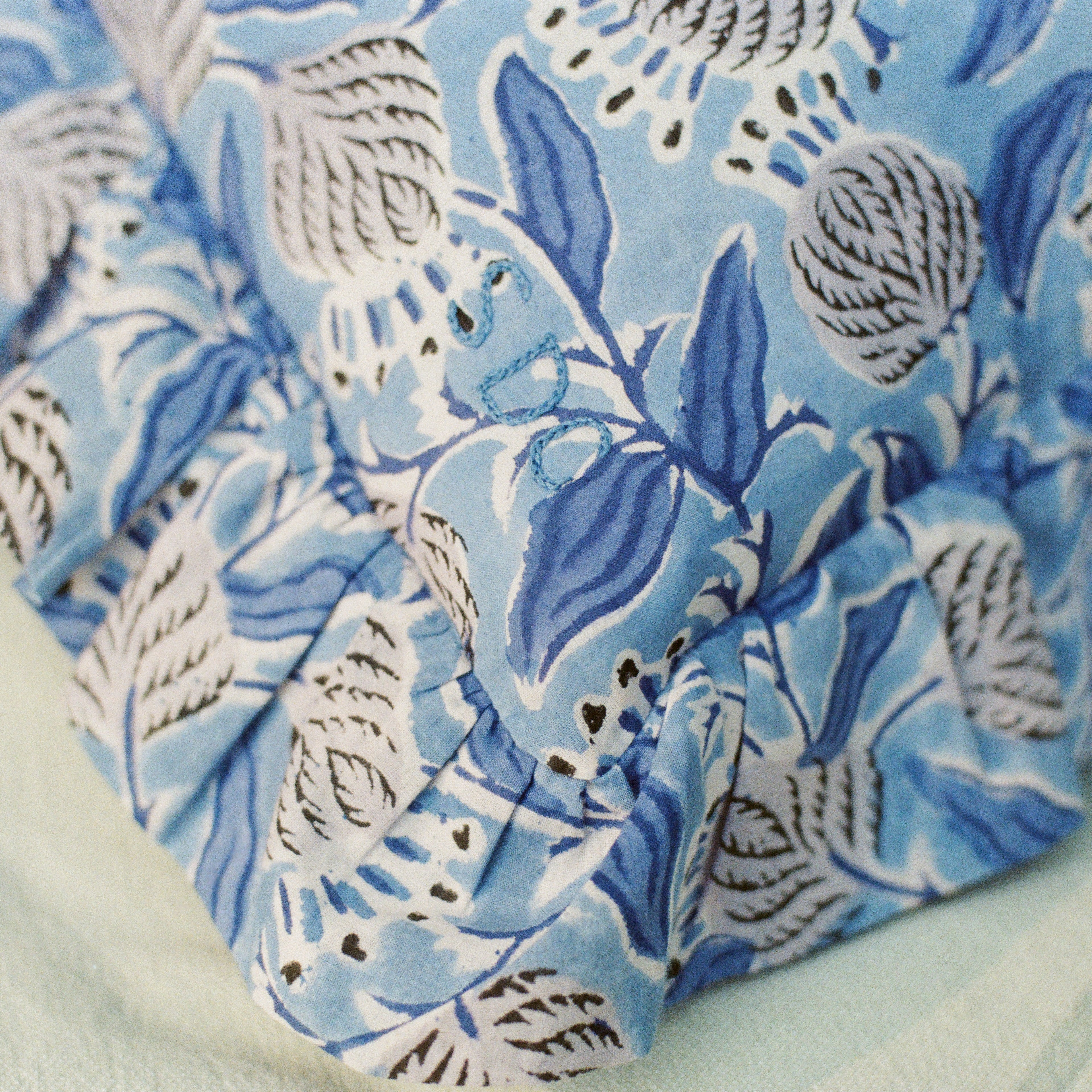 Block print cushion cover blue 30 x 50 cm