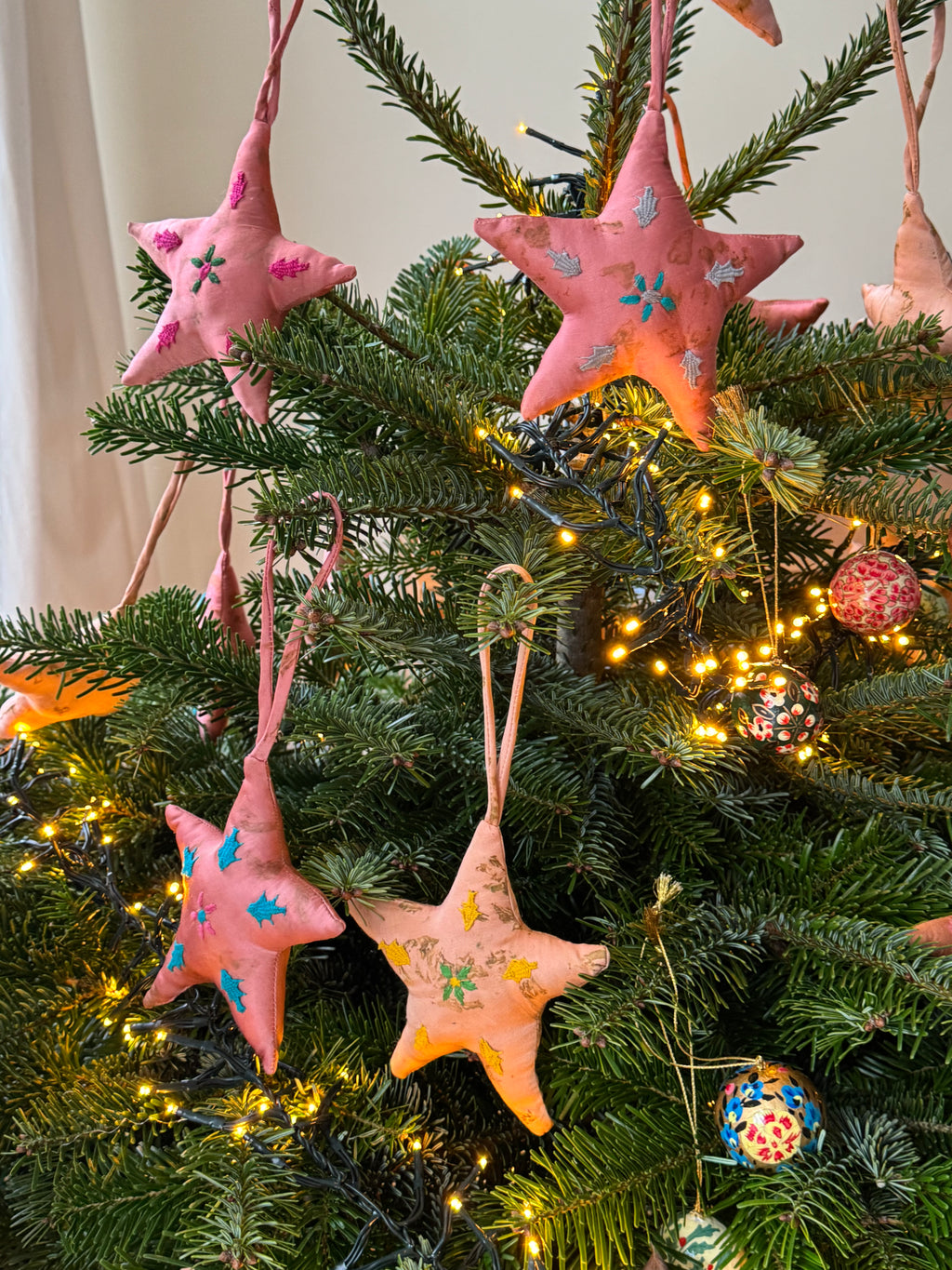 Christmas star dark pink
